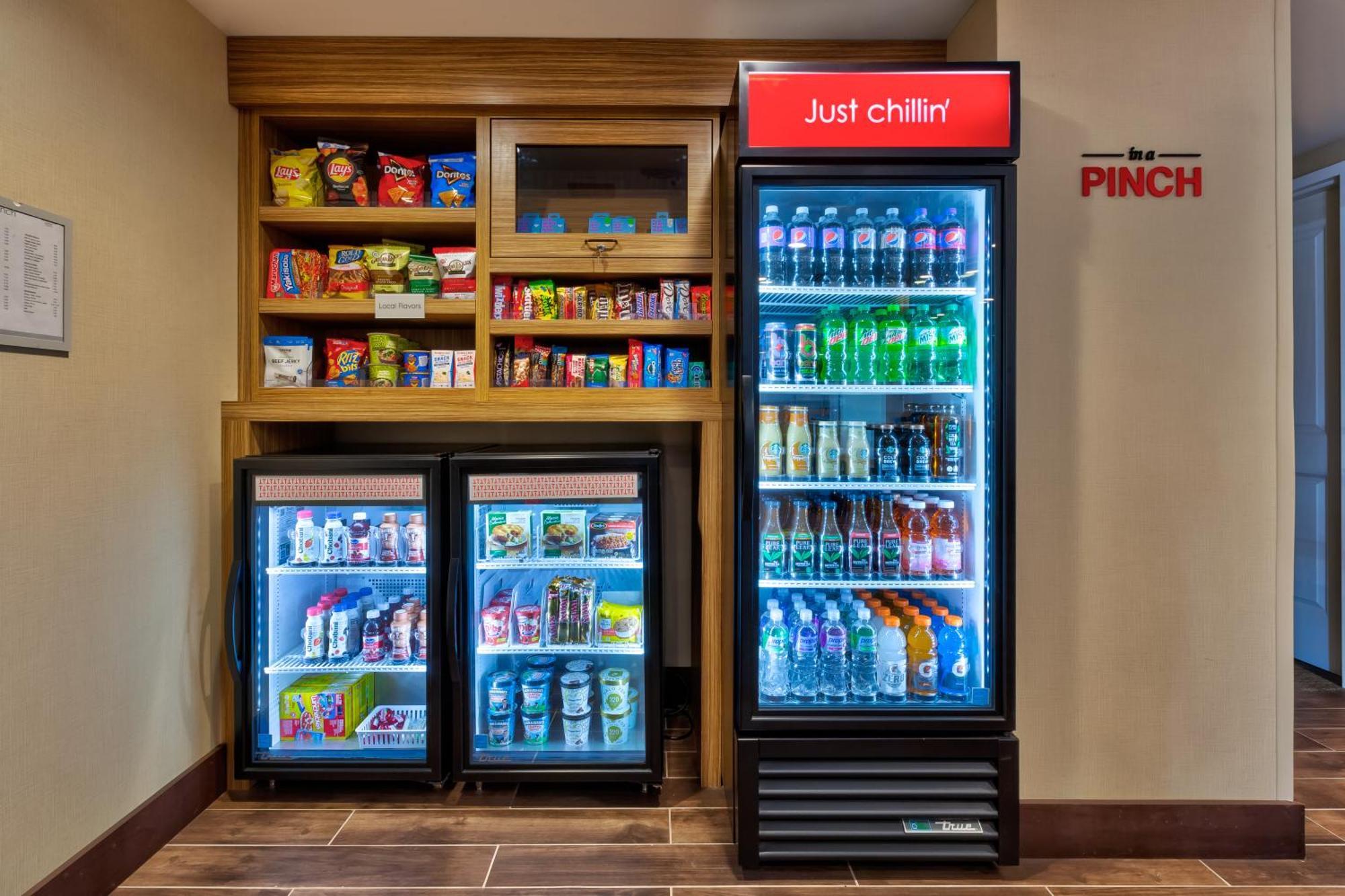 Towneplace Suites By Marriott Grand Rapids Airport Southeast Cascade Kültér fotó
