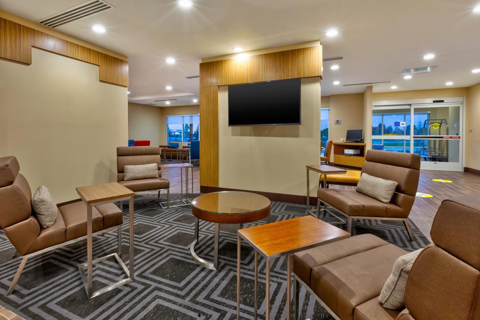 Towneplace Suites By Marriott Grand Rapids Airport Southeast Cascade Kültér fotó